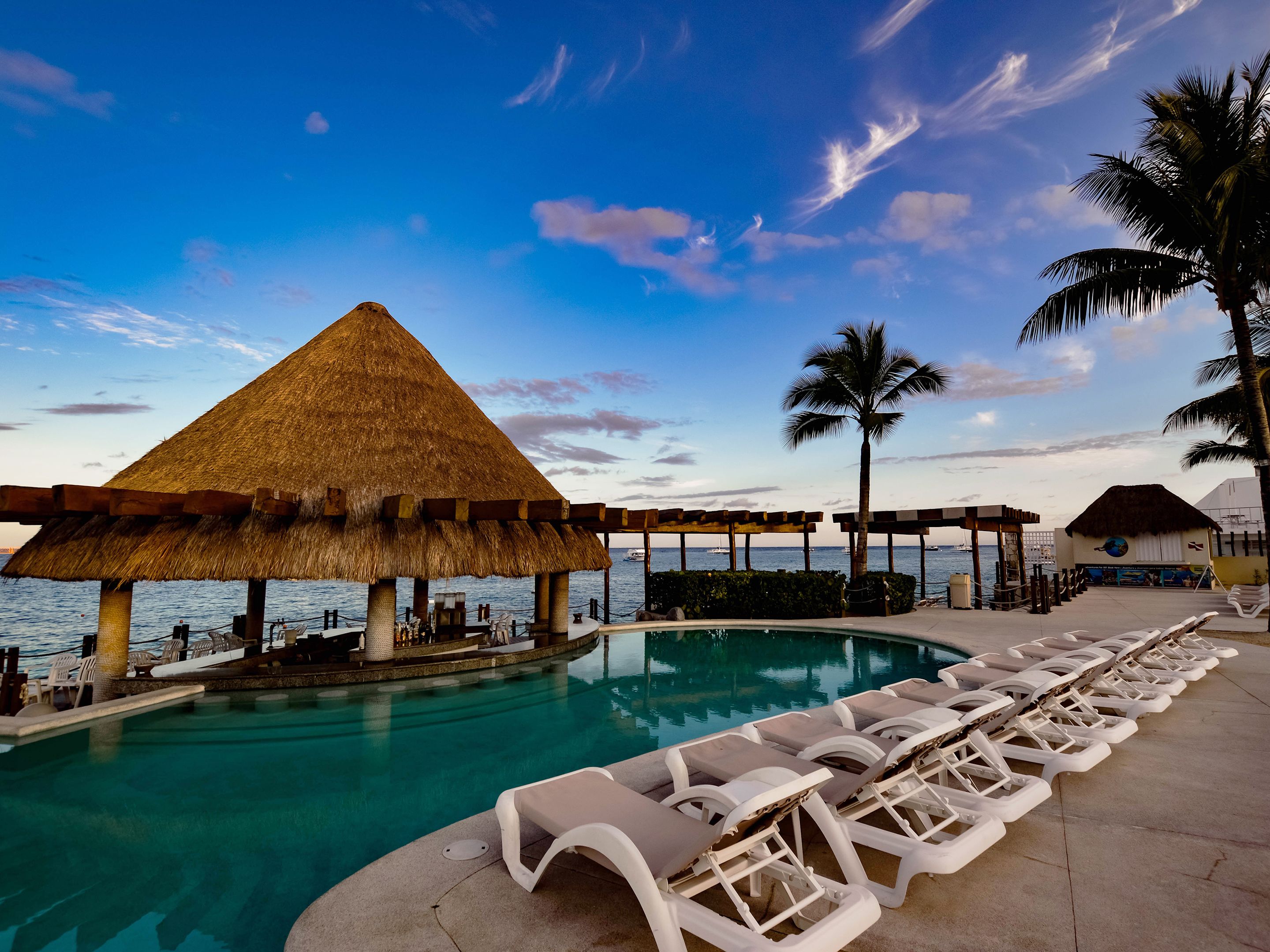 Poolside Bar