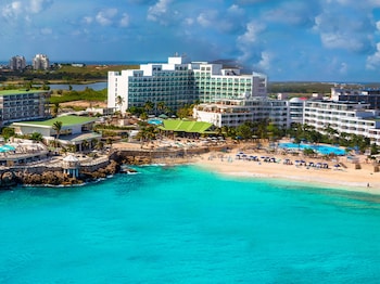 Sonesta Maho Beach Resort & Casino