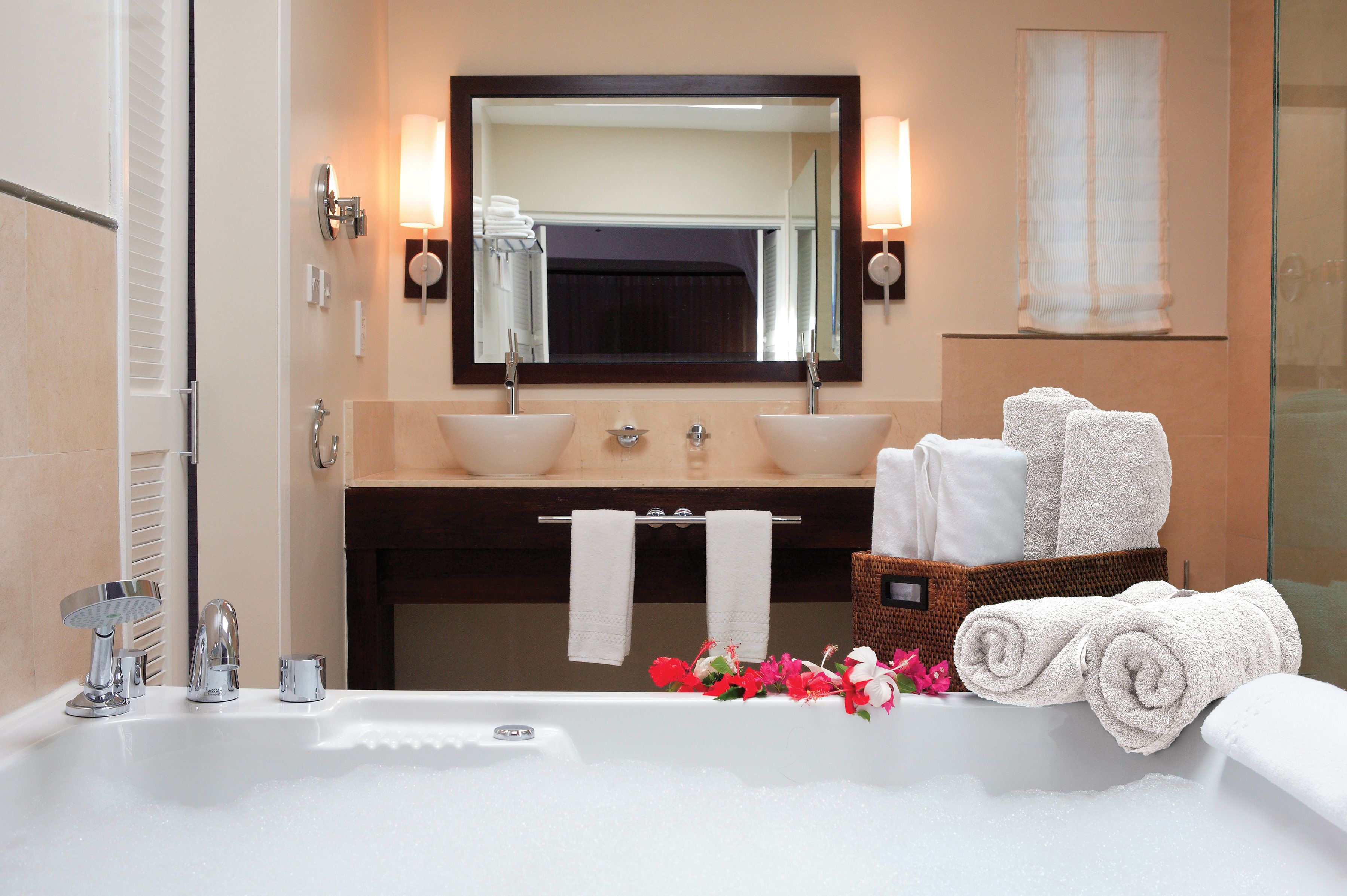 Deep Soaking Bathtub