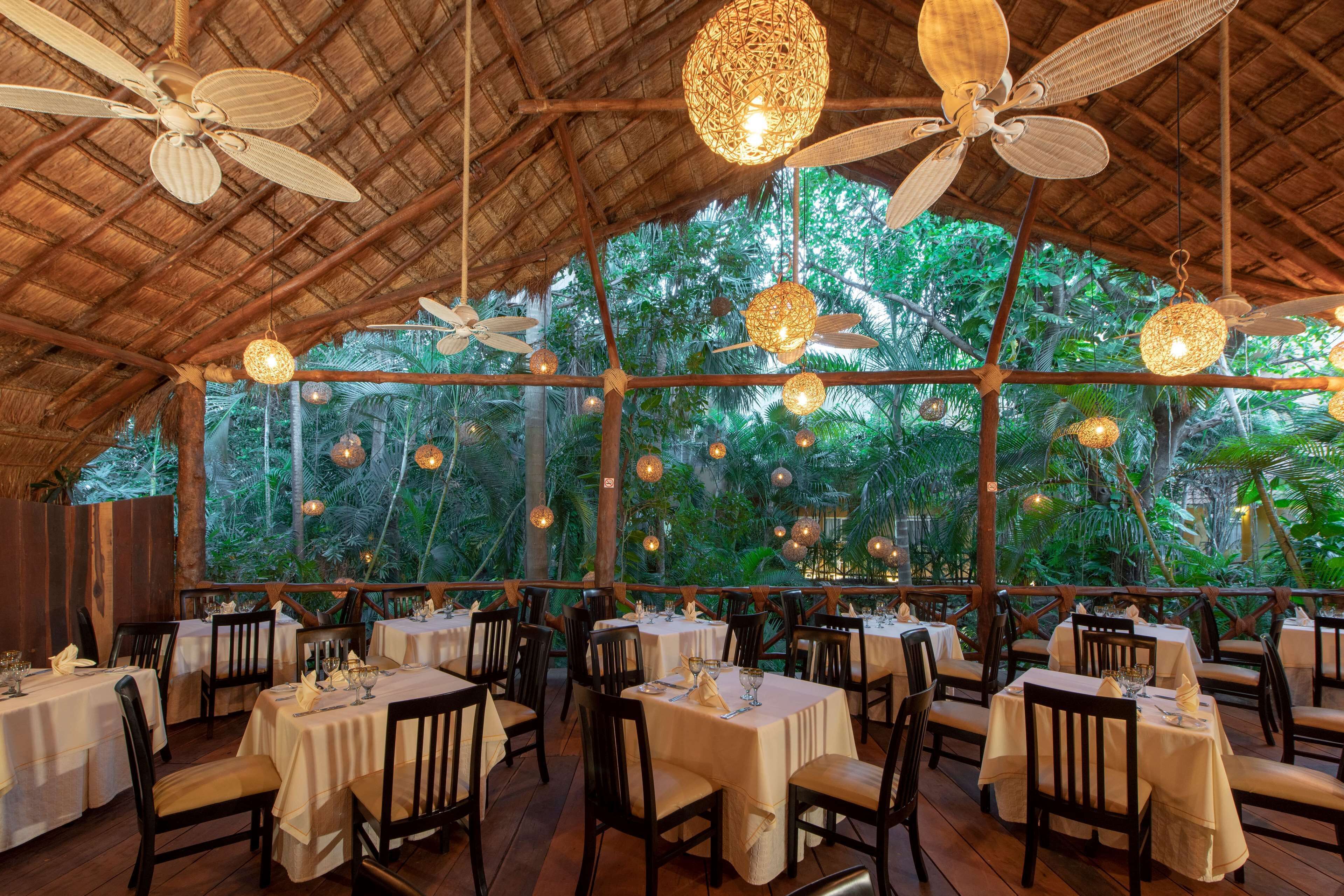 Viva Wyndham Azteca All-Inclusive Resort