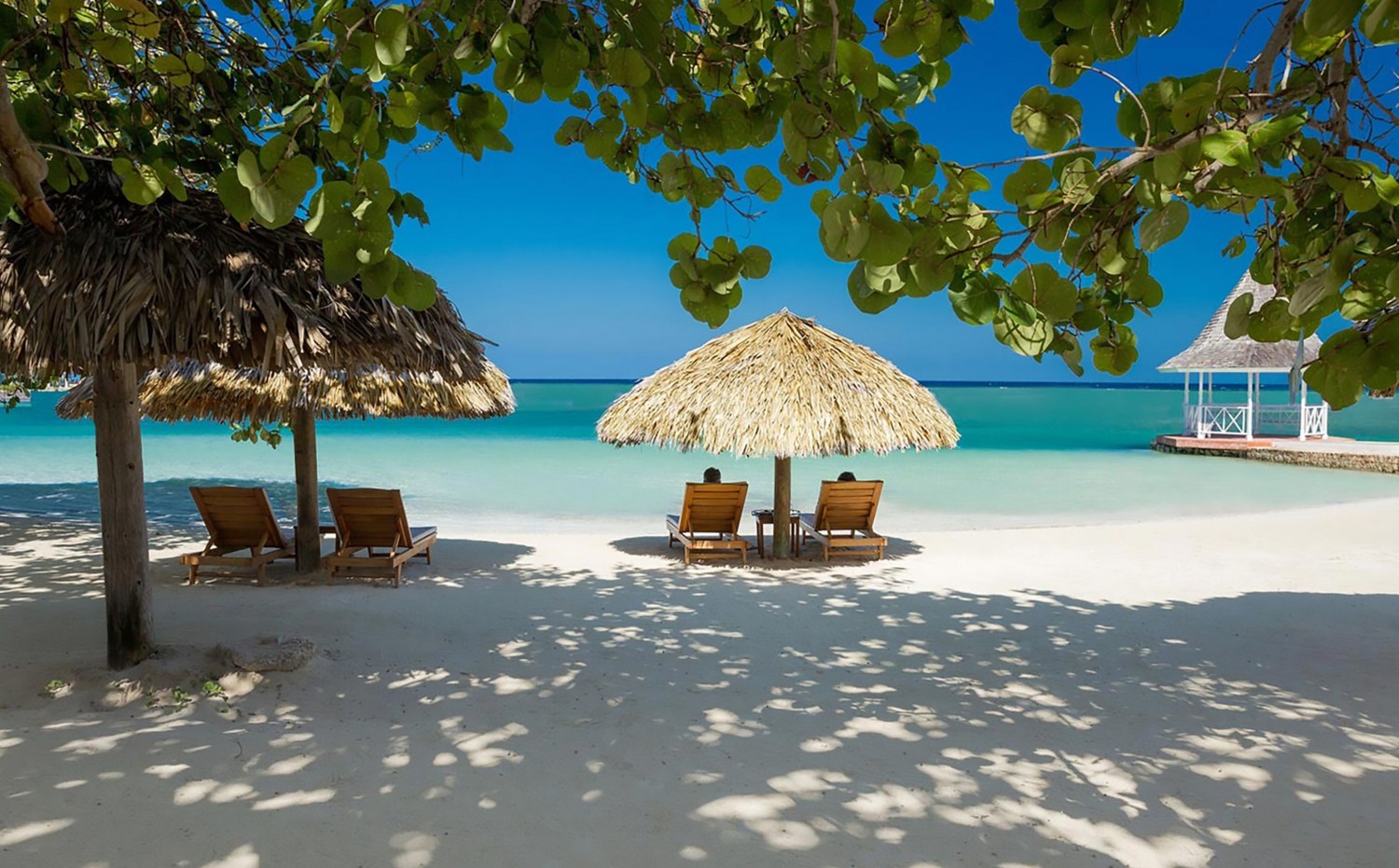 Sandals royal caribbean beach sales